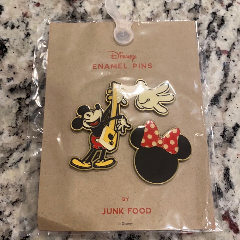 Disney x junk food pin set